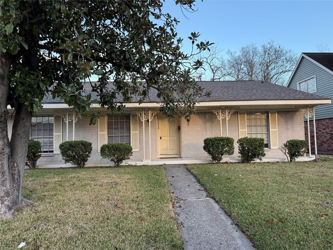 Building Photo - 11735 N Willowdale Cir