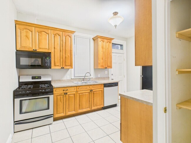 Photo - 3 Bedroom Single Family Home on Delaware St.