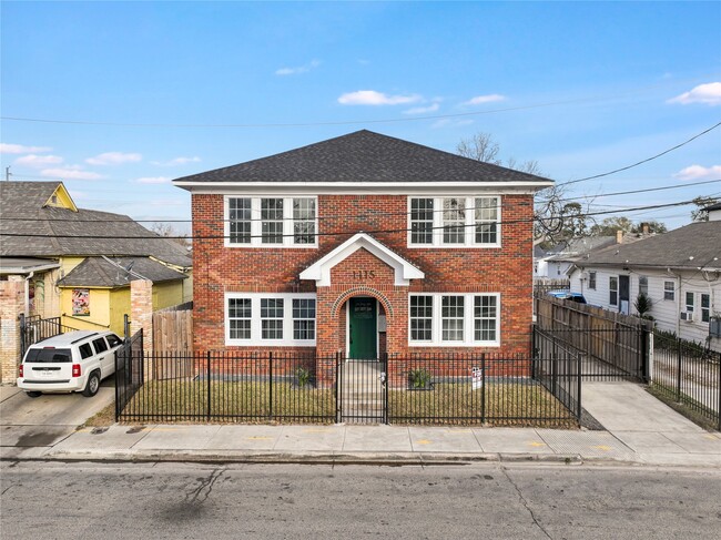 Building Photo - 1115 Hogan St