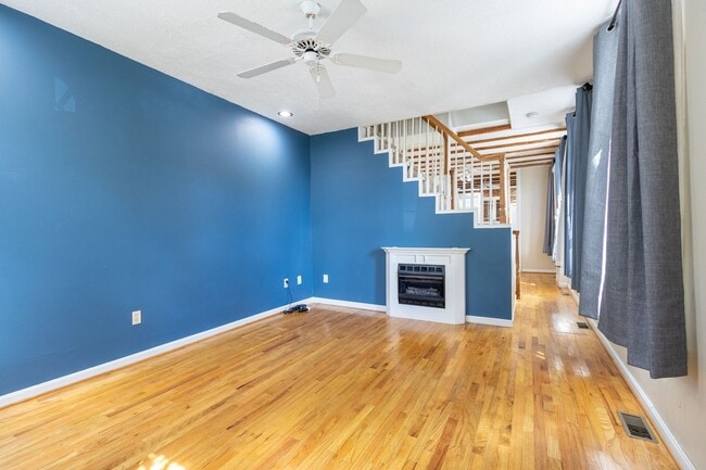 Photo - Lovely 3 BR/1.5 BA Semi-Detached Home in S...