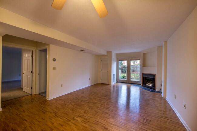 Building Photo - 369 Franklin St Unit 1 Rental
