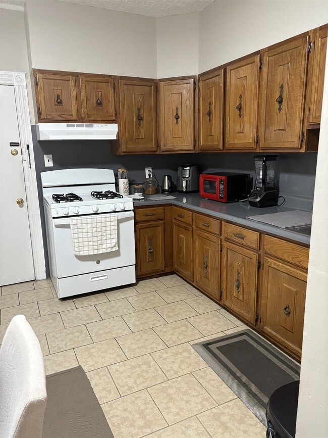 Photo - 121-123-123 W 25th St Unit 1