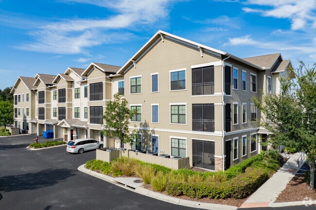 Building Photo - Valrico Station Rental