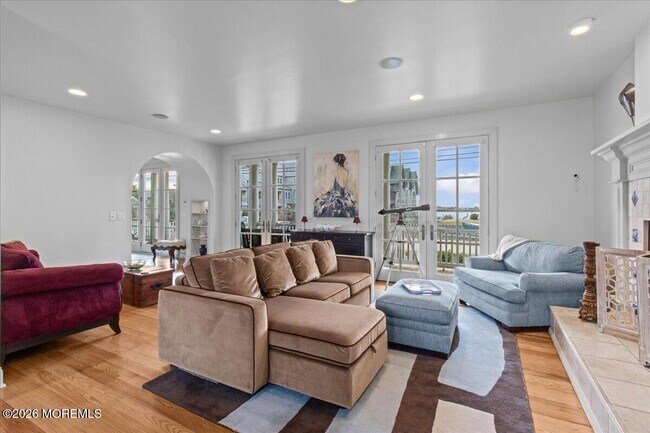 Photo - 1043 Barnegat Ln