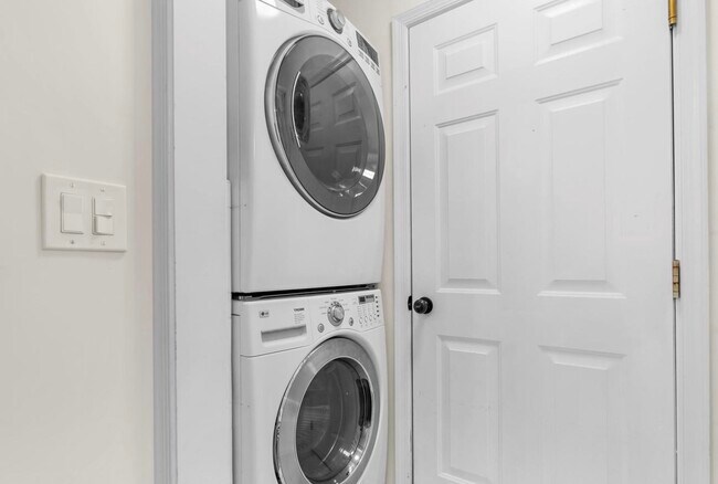 Photo - 20 Windwhisper Ln