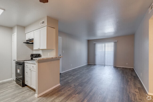 1BR, 1BA 629SF