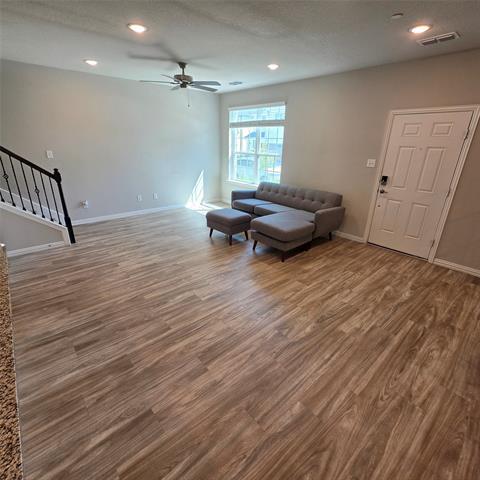 1215 Goliad Dr