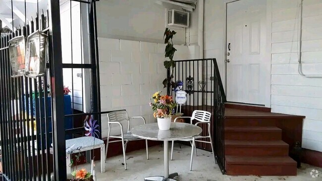 Building Photo - 3812 Garrow St Unit 1 Rental