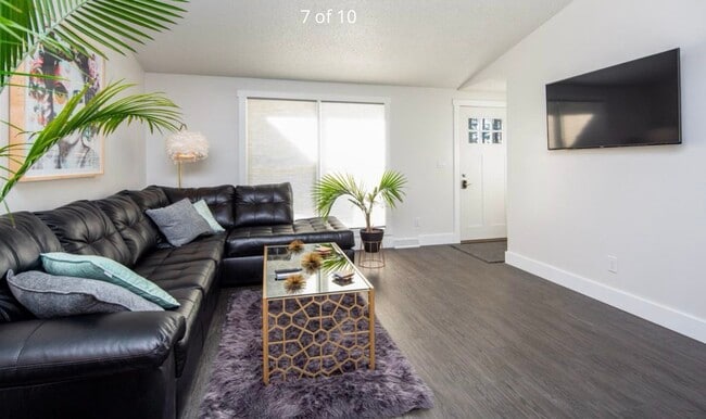 Photo - 3358 Rennie St