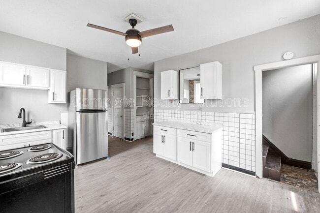 Building Photo - 4222 S 38th St Unit 4222