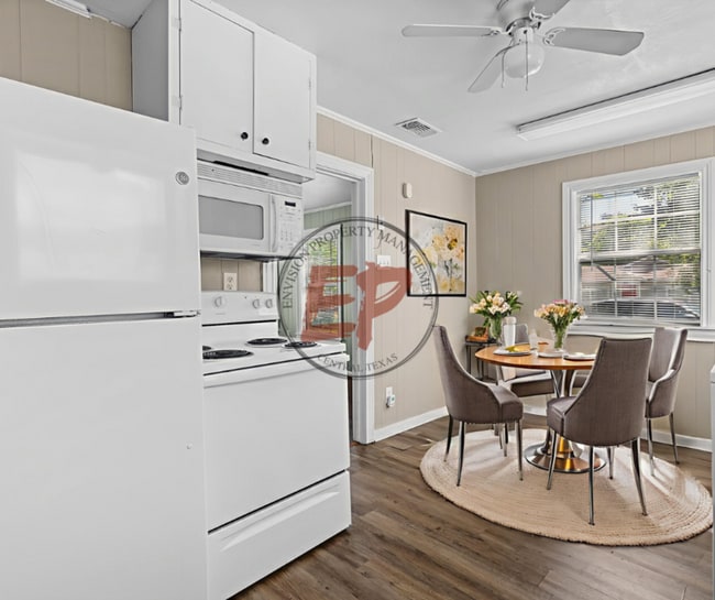 Photo - 1212 Lewis St Casa