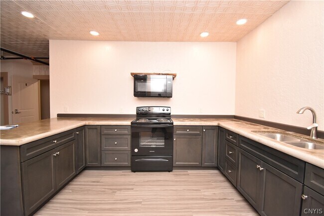 Photo - 152 Court St