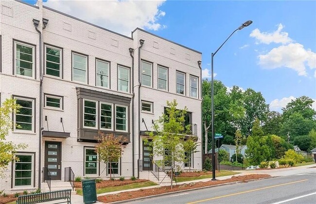 Photo - 545 Whitlox Rd NW