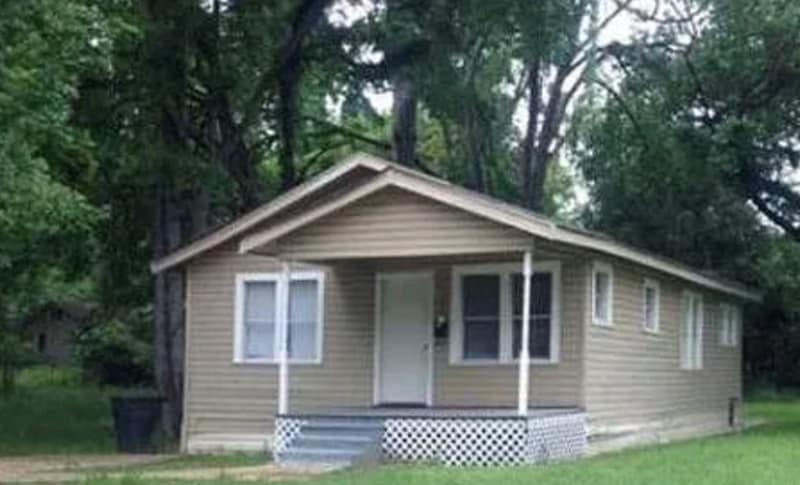 Photo - 144 E Gregg St House