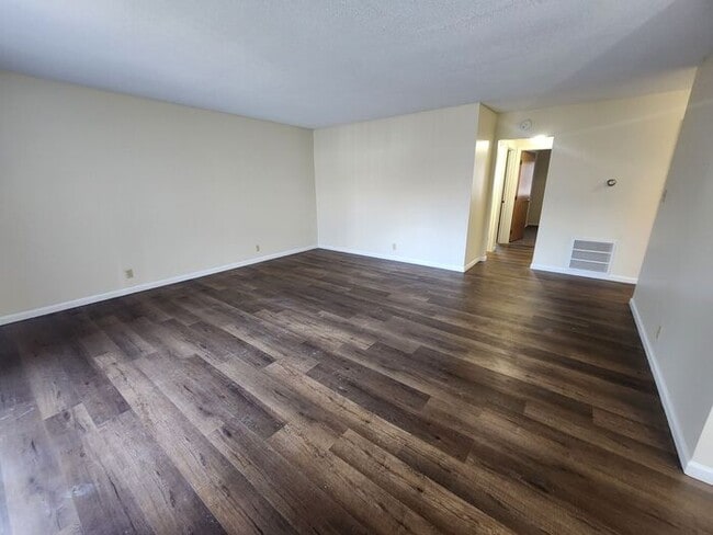 Photo - 2 Bedroom Apartment Across from Baesler's