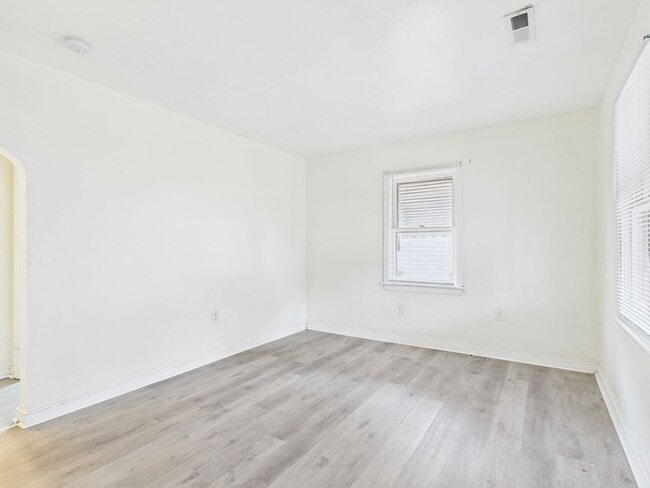 Photo - 26 Spring St