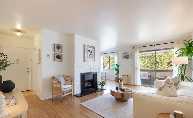 Building Photo - Fantastic One Bedroom Apartment.