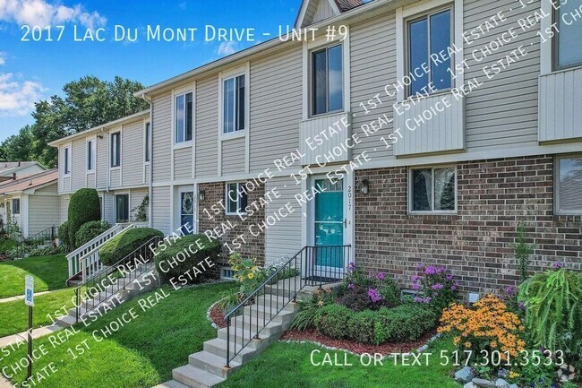 Building Photo - Lovely 2-BDR 2.5-BTH Condo on the Golf Cou... Unit #9