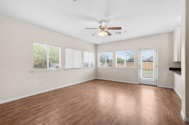 Photo - 601 Silver Wing Dr