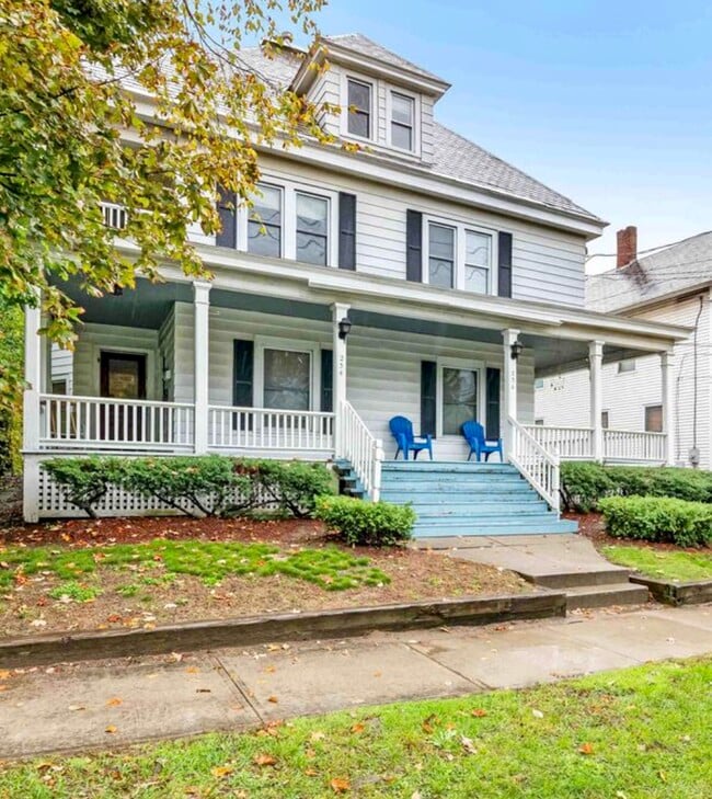 Photo - 234 Shelburne Rd