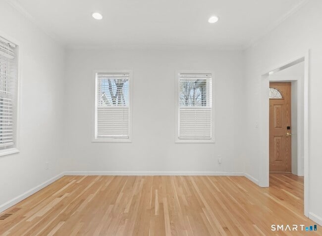 Photo - 709 Tunxis Hill Rd