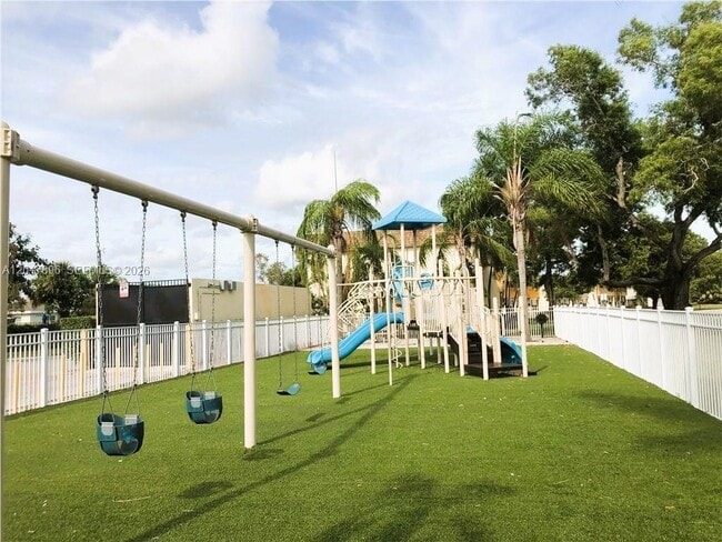 Photo - 4719 NW 9th Dr