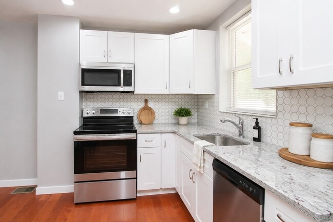 Photo - 882 N Fallon St