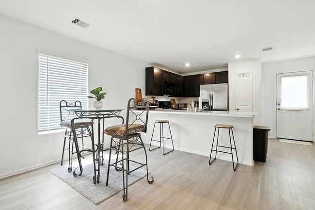 Photo - 379 Jewett Meadow Dr