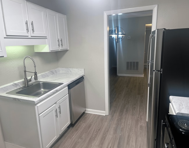 Rugby Valley Apartments For Rent in College Park, GA