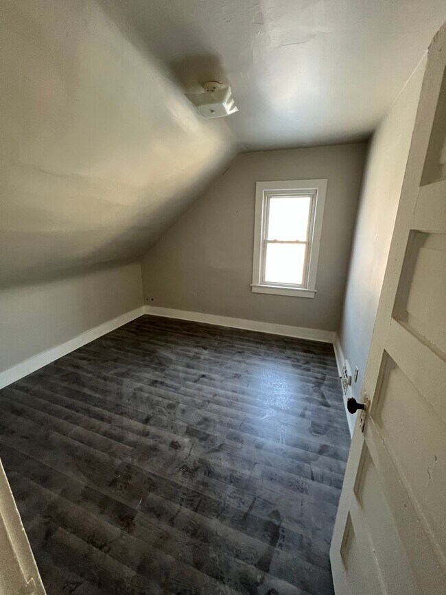 111 French St