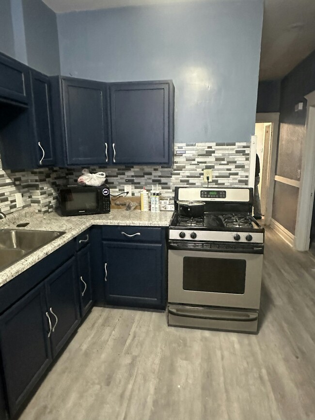 Building Photo - 6219 S Wood St Rental