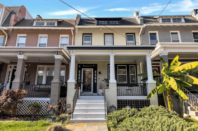 Building Photo - 4622 New Hampshire Ave NW
