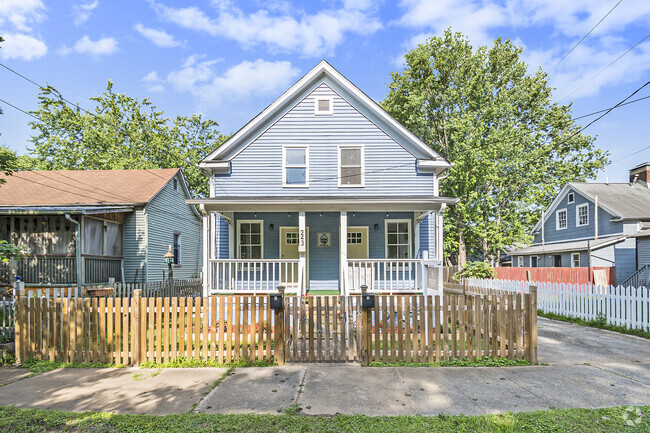 Building Photo - 243 Iswald St SE Unit #2 Rental