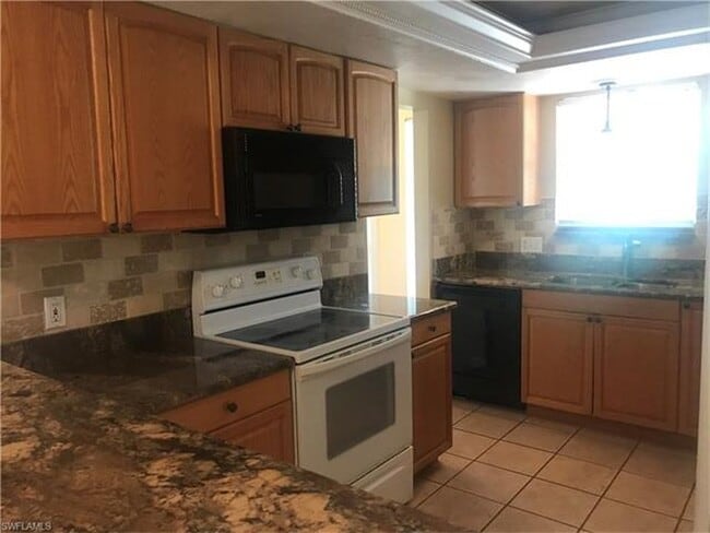 Kitchen - 1418 SE 44th St