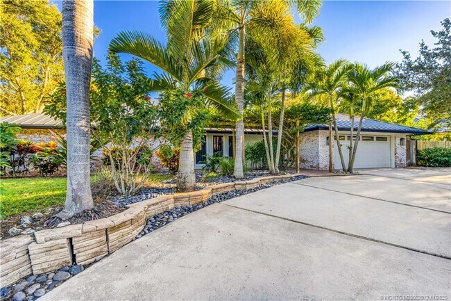 Photo - 7 Oakwood Dr