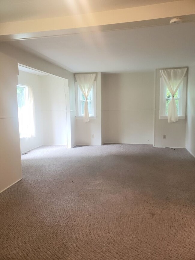 Photo - Charming Cottage in Woodburn with Large Yard!