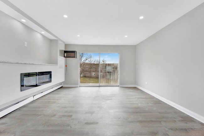 Photo - 121 W 63rd St