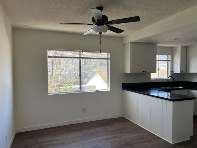 Dining room - 2016 Ruhland Ave Apartments Unit # C