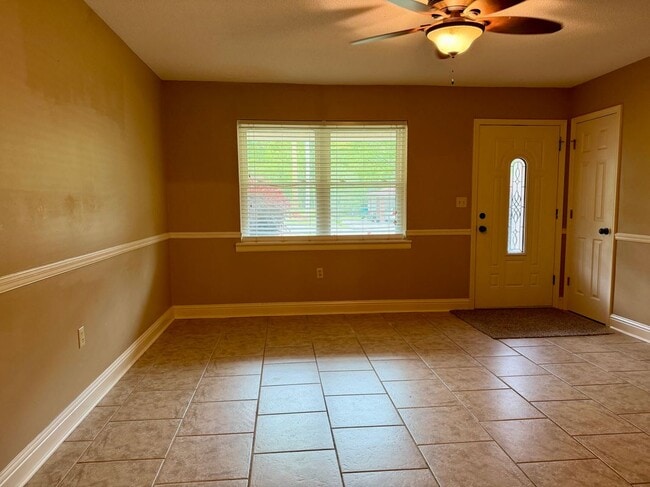 Photo - 106 Hickory Dr