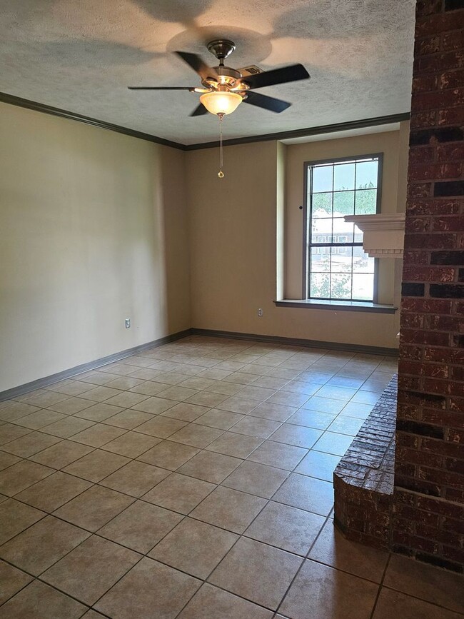 Photo - 472A Brendalwood Dr