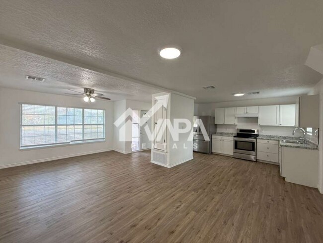 Photo - 2902 Woodcliffe St