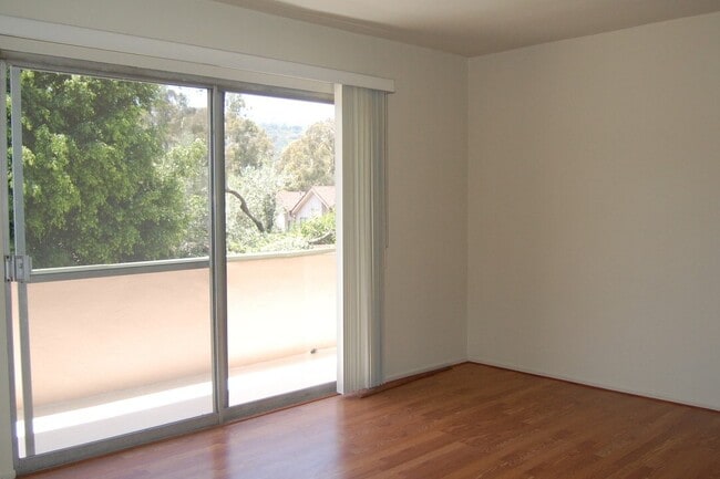 Sala de estar con balcón