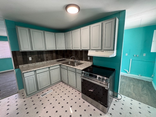 Photo - 102 Melvin Dr