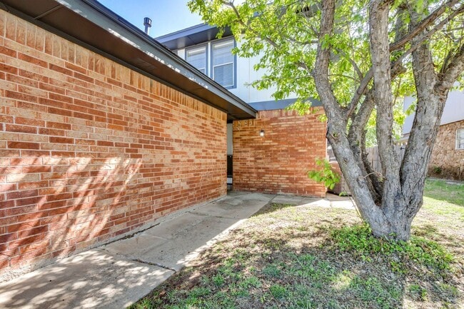 Photo - Three bed/2.5 bath in Harvest Hills