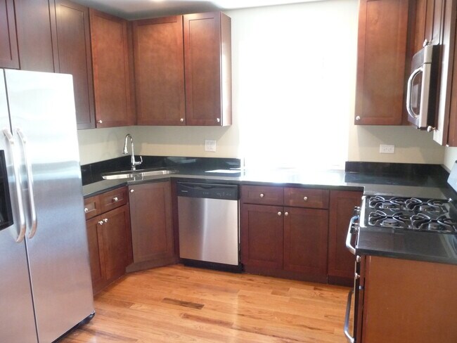 Photo - 3705 N Kedzie Ave