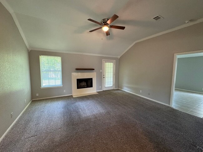 Photo - Spacious 3 Bedroom Home