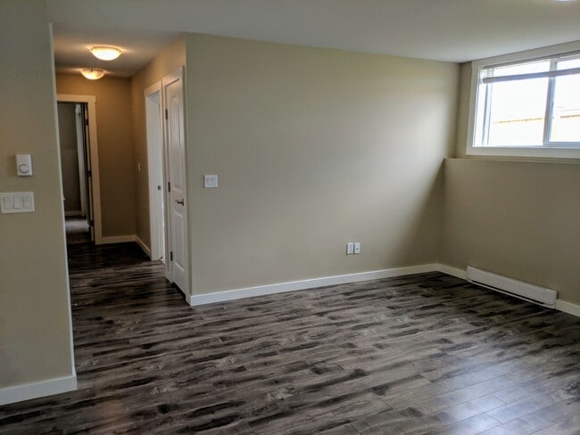 Photo - 1620 A-16287 87 Ave