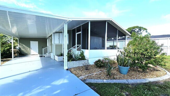 9122 Kestral Cir