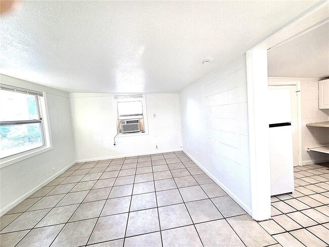 Photo - 360 5th Ave NW