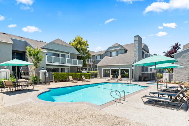 Building Photo - ShadowCreek Rental